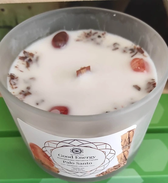 Bonne énergie - Bougie en pierre semi-précieuse Palo Santo