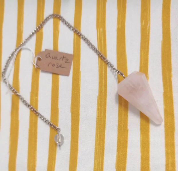 Pendule en quartz rose