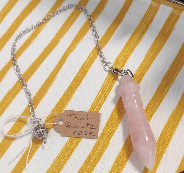 Pendule Thot en quartz rose