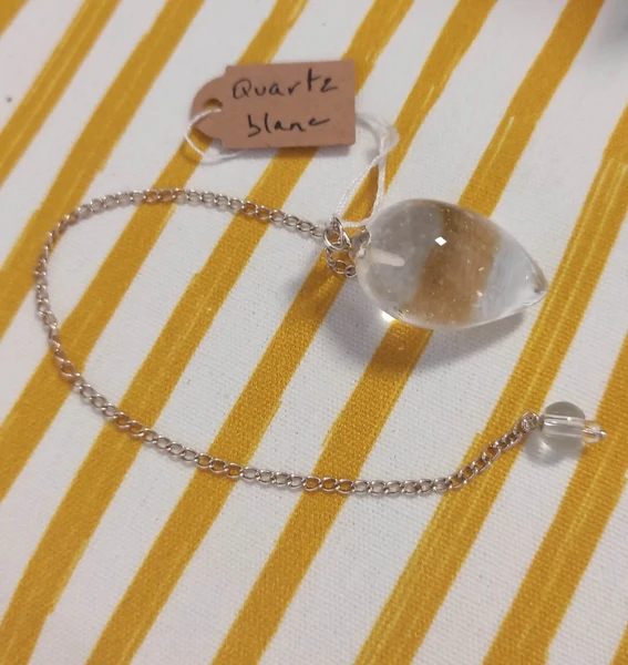 Pendule goutte Quartz blanc